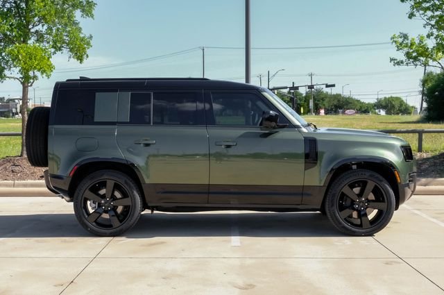 New 2026 Woolstone Green Metallic Land Rover X-Dynamic SE image 7