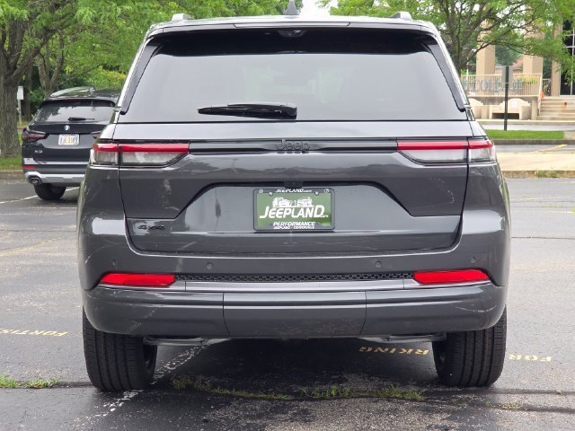 New 2026 Baltic Gray Metallic Clear-Coat Exterior Paint Jeep Limited Reserve image 25