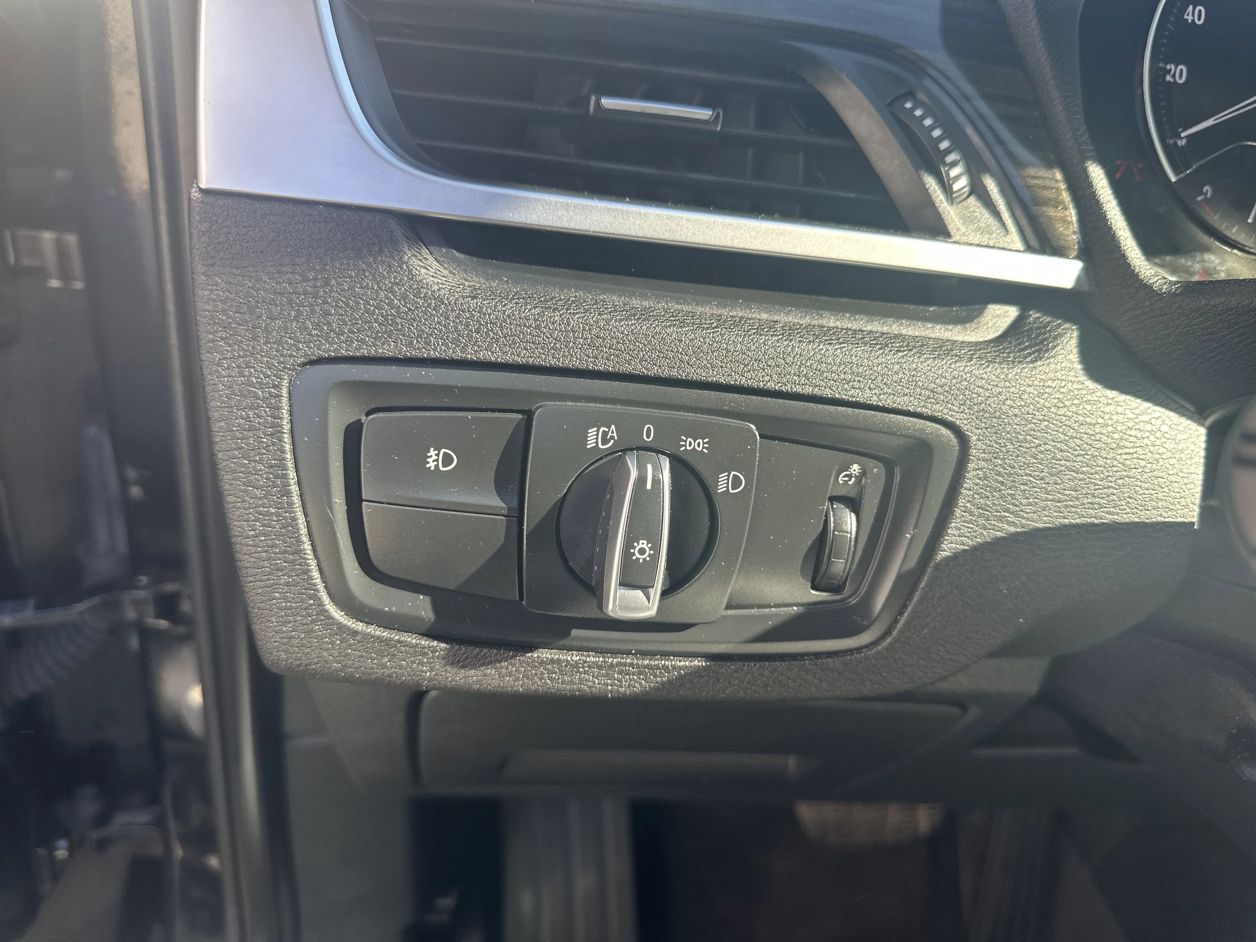 Used 2019 Black Sapphire Metallic BMW xDrive28i image 10