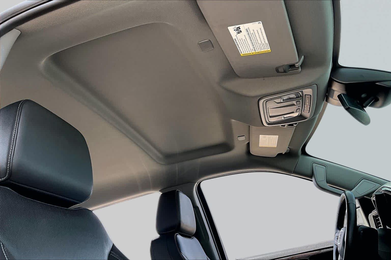 Used 2025 Summit White GMC SLT image 14
