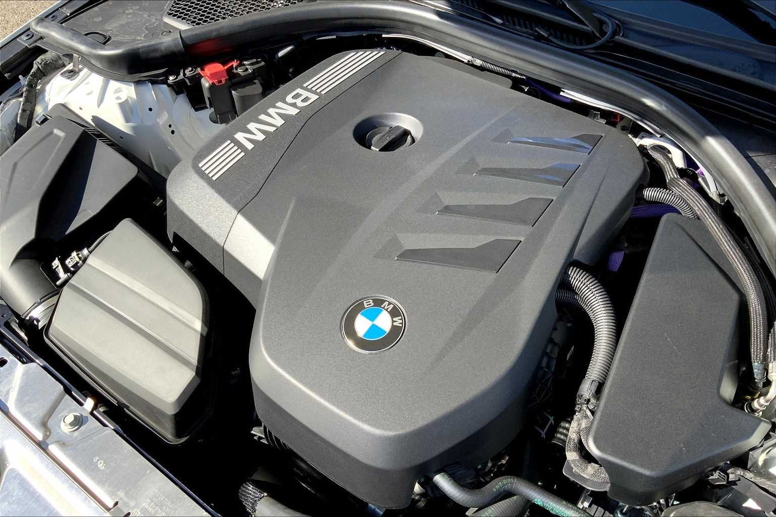 2025 BMW 3 Series 330i - Photo 17