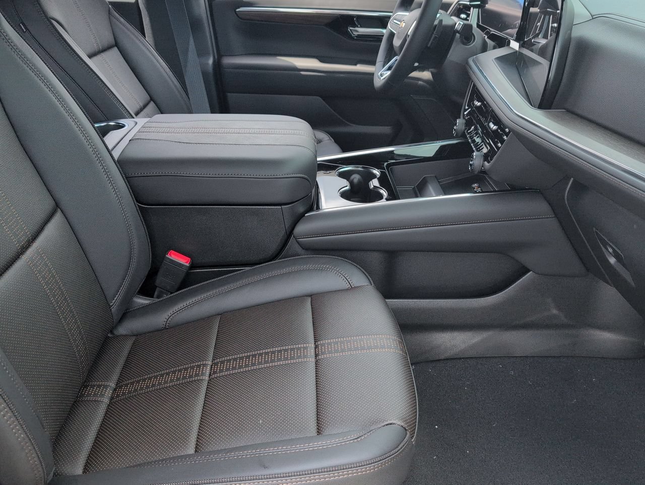 2026 Chevrolet Suburban High Country - Photo 27