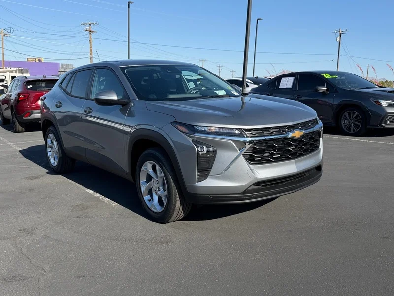 2026 Chevrolet Trax LS's photo