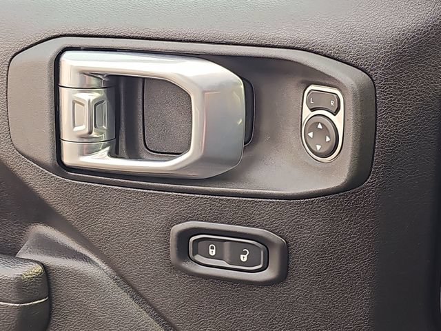 Used 2022 Black Jeep Sport S image 26