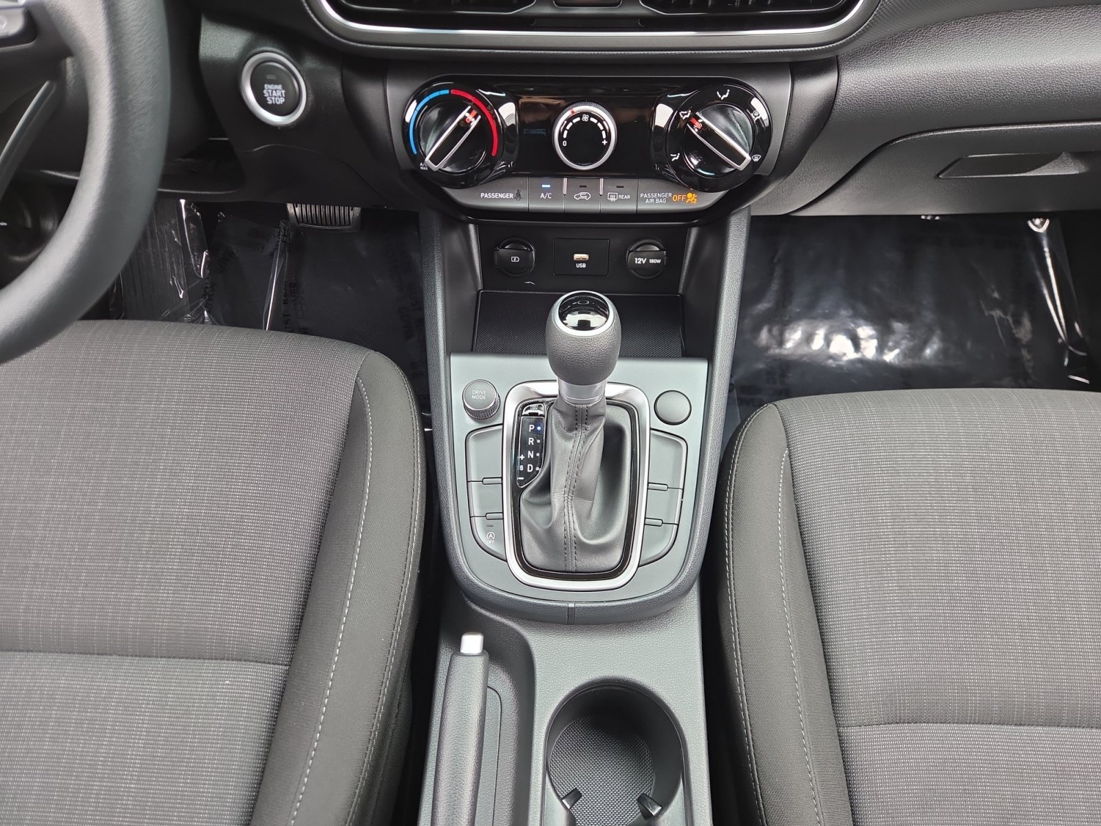 2023 Hyundai Kona SEL - Photo 11