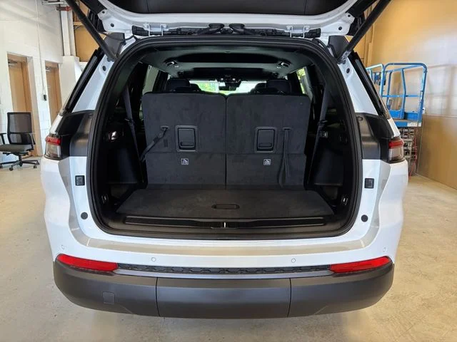 New 2026 White Jeep Altitude image 19