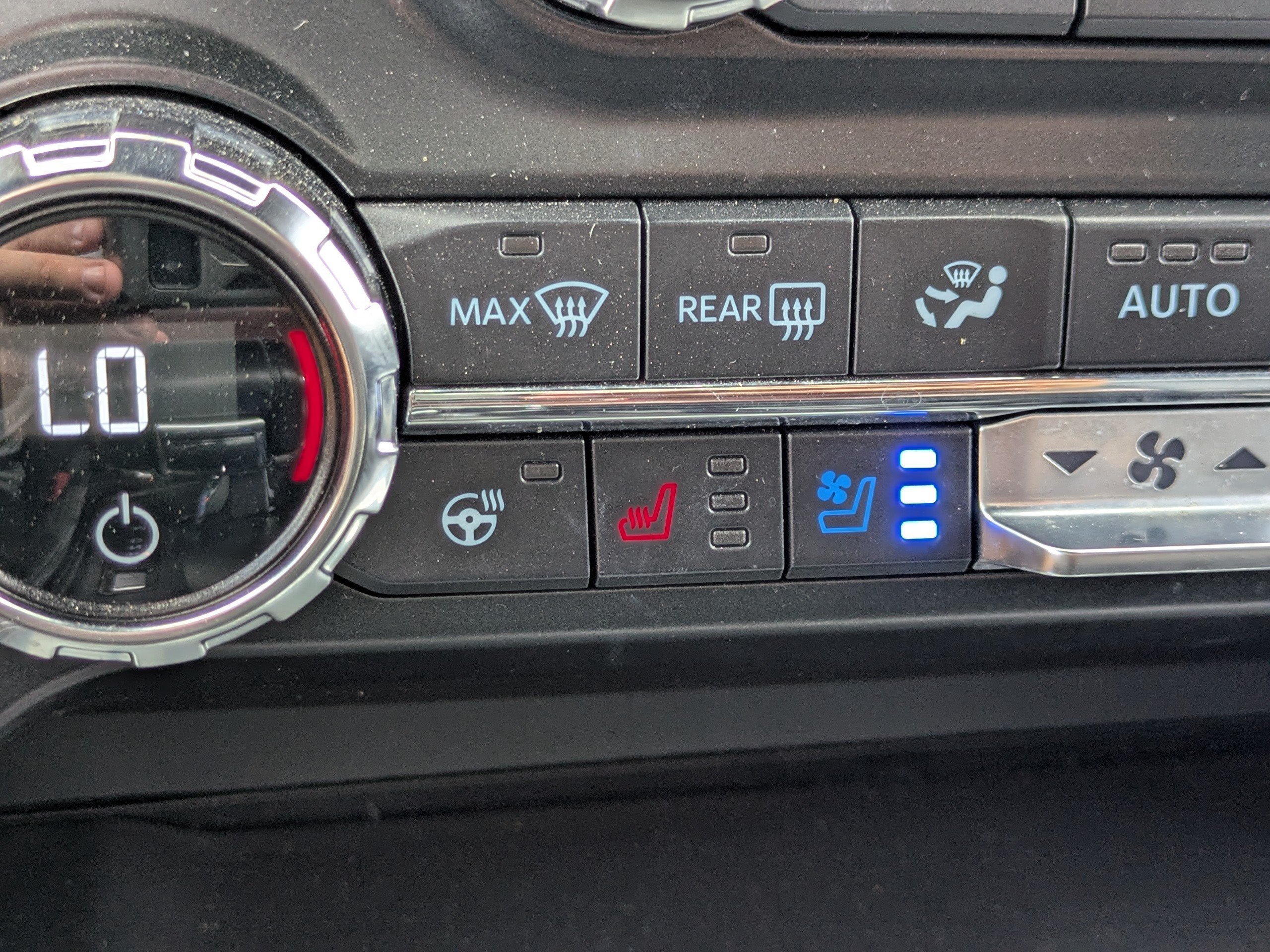 Used 2021  Ford LARIAT image 31