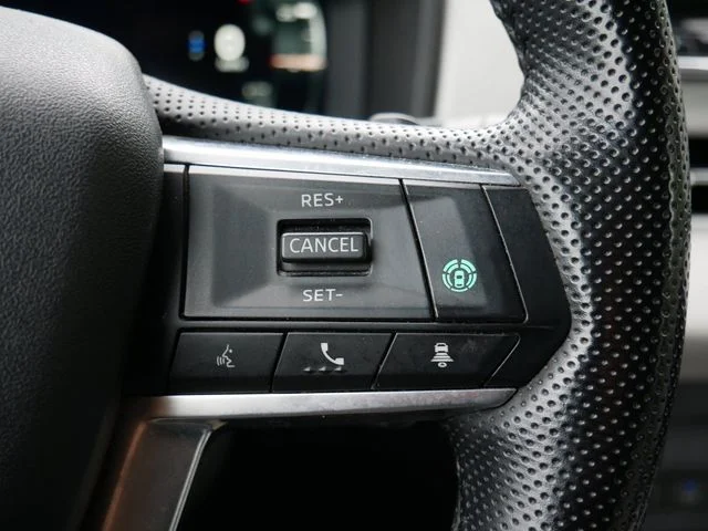 Used 2022 Alloy Silver Metallic Mitsubishi SEL image 18