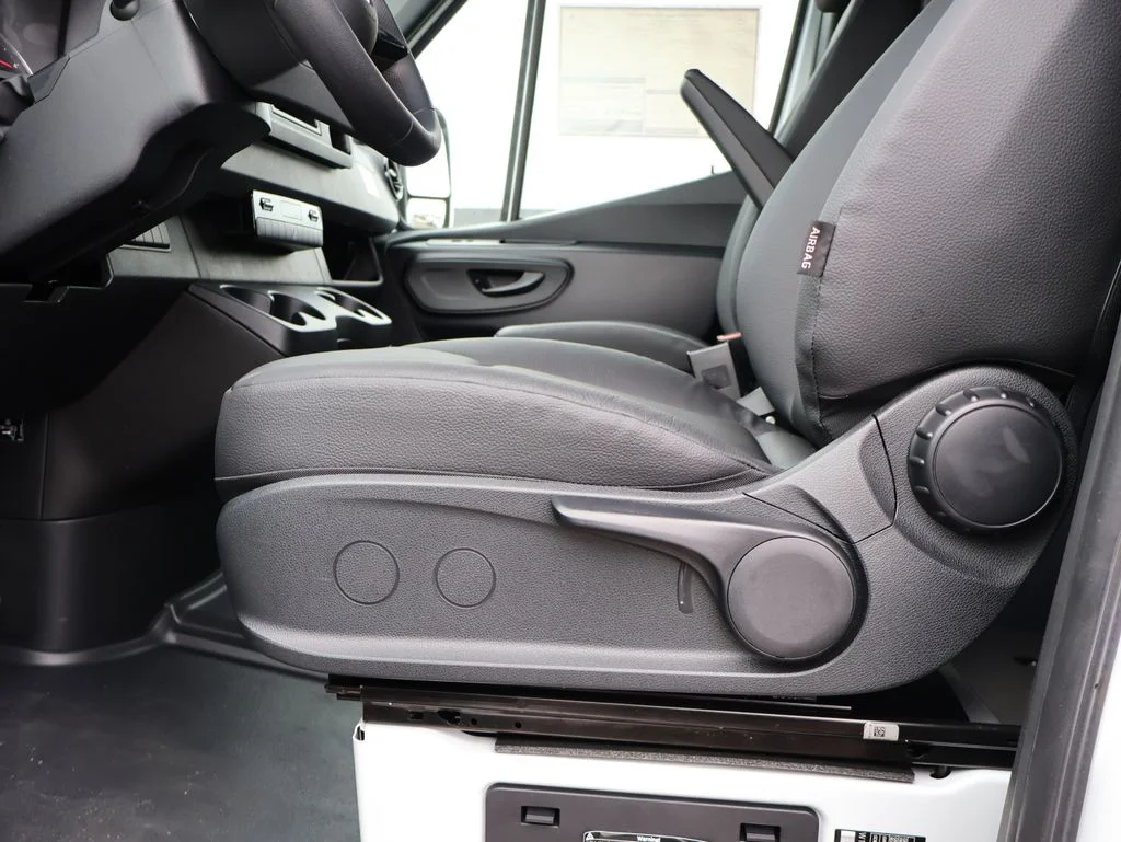 New 2026  Mercedes-Benz Cargo 144 WB image 40