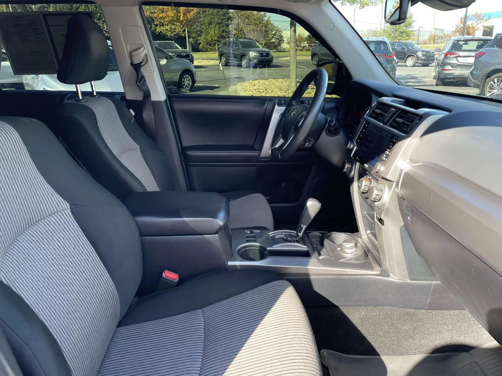 Used 2023  Toyota SR5 image 8