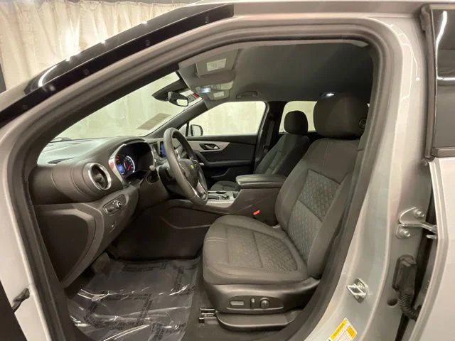 Used 2022 Silver Chevrolet LT image 10