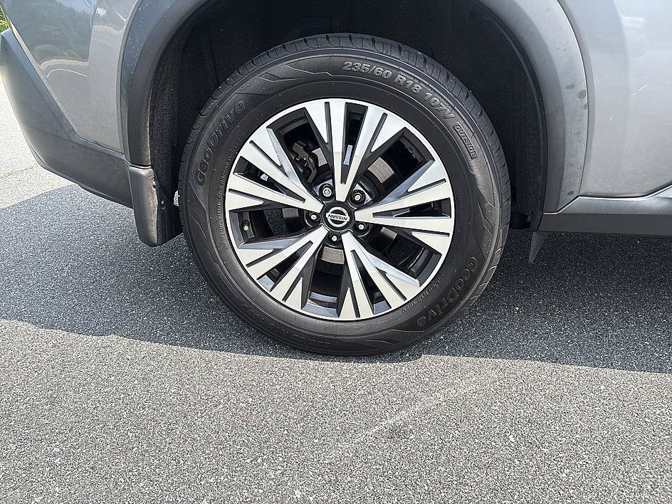 Used 2021 Gun Metallic Nissan SV image 12