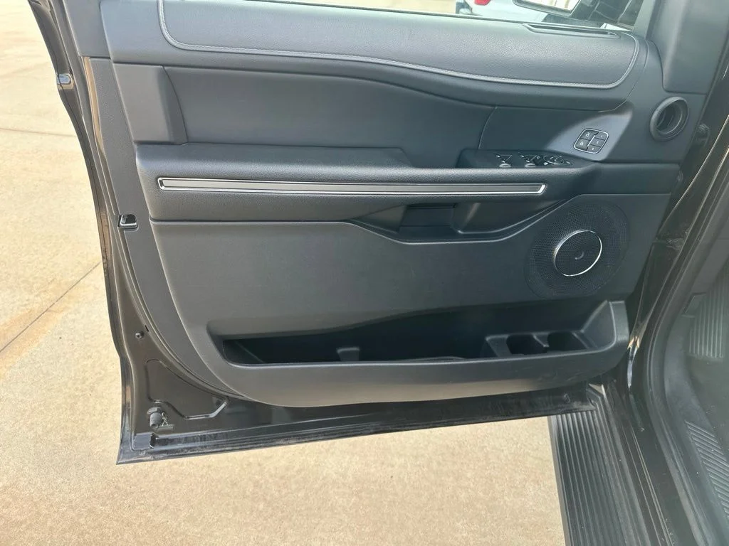 Used 2024 Black Ford XLT image 7