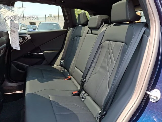 New 2026 Tanzanite Blue II Metallic BMW 30 xDrive image 9