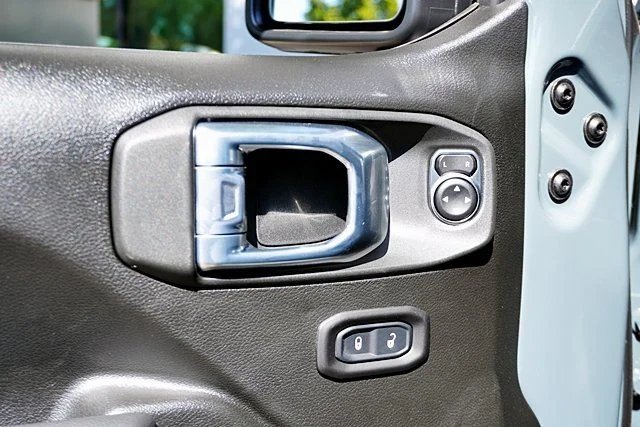 New 2026 Anvil Clear-Coat Exterior Paint Jeep Mojave image 32