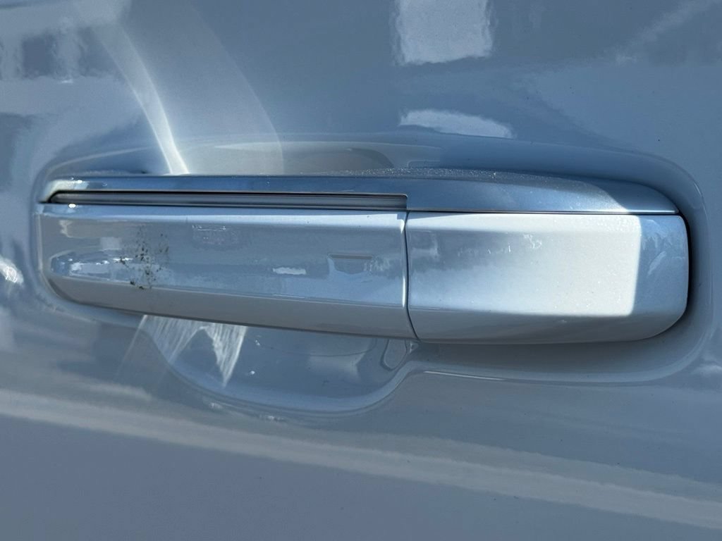 New 2026 Vibrant White Tricoat Cadillac Platinum Luxury image 15