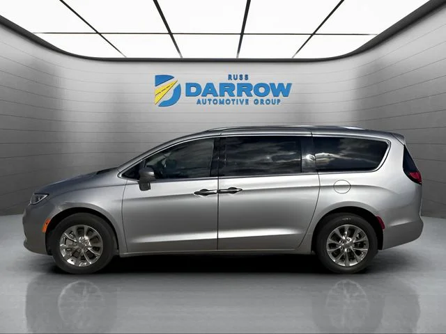Used 2021 Silver Chrysler Touring L image 2