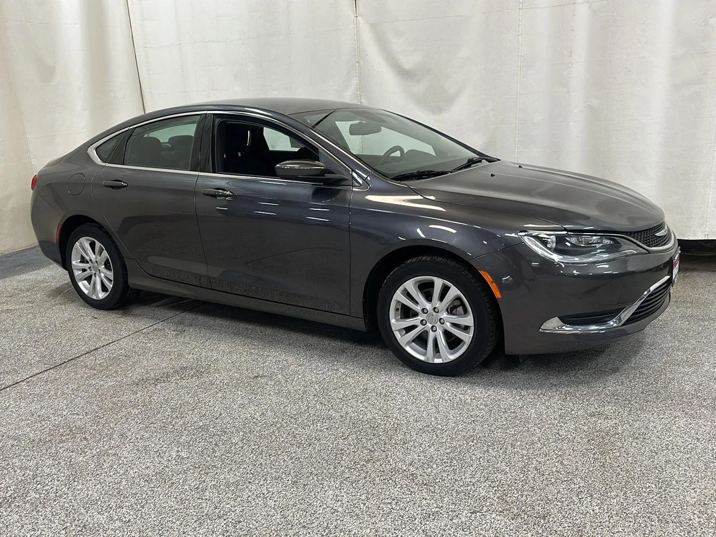 Used 2016 Granite Crystal Metallic Clearcoat Chrysler Limited image 7