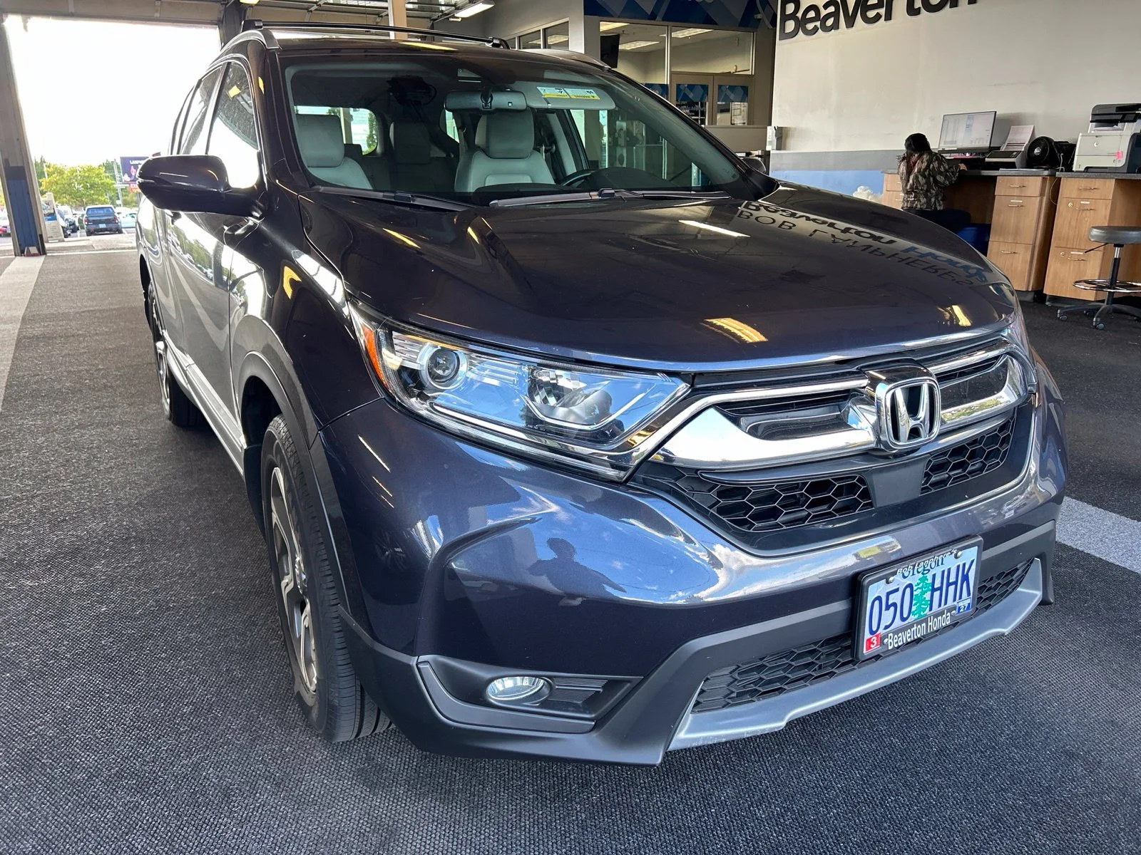 Used 2018 Obsidian Blue Pearl Honda EX-L image 3
