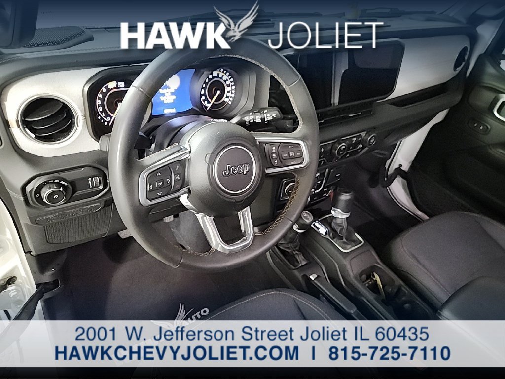 Used 2024 White Jeep Sahara image 13
