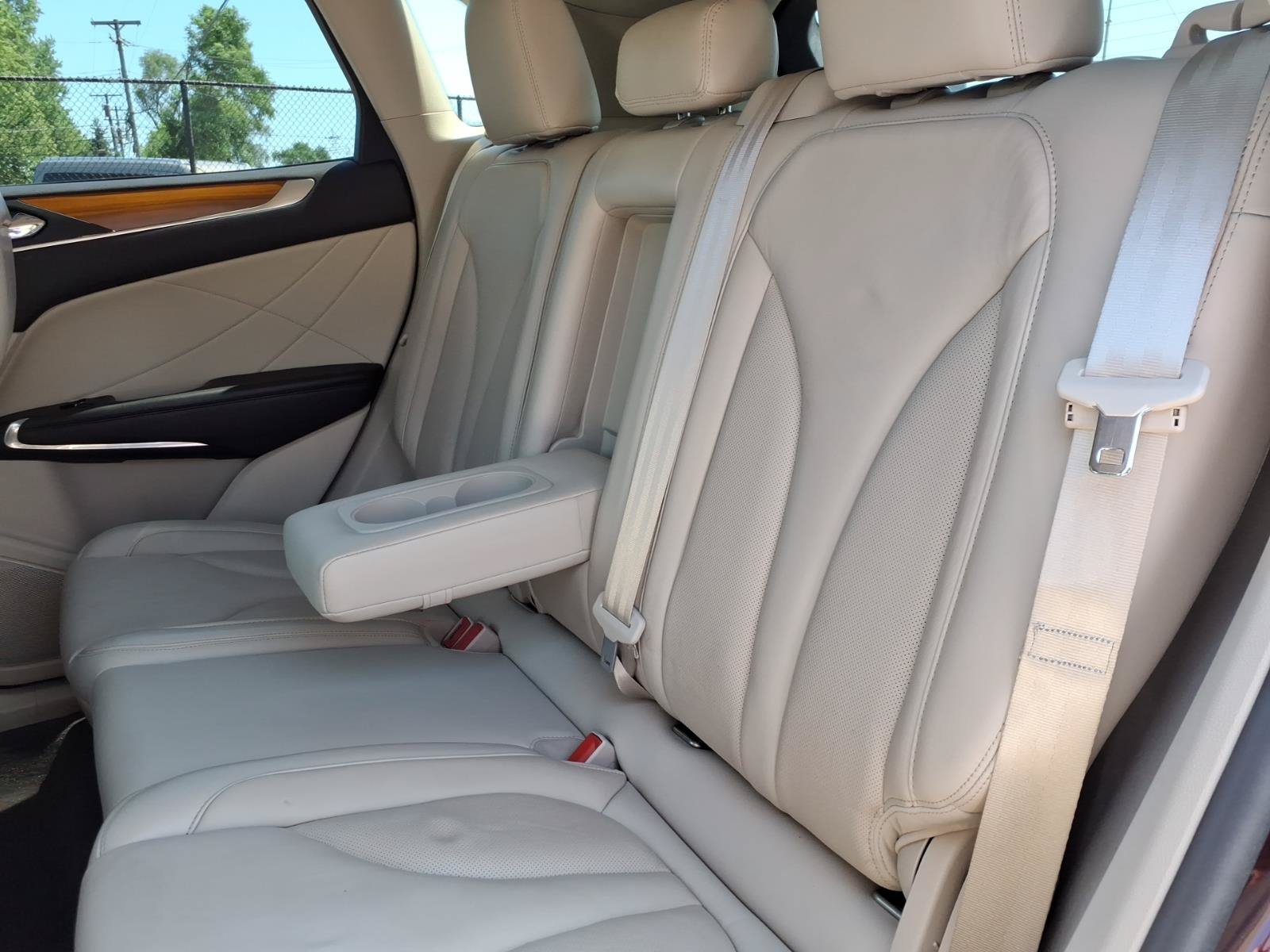 Used 2019 Burgundy Velvet Metallic Tinted Clearcoat Lincoln Select image 6