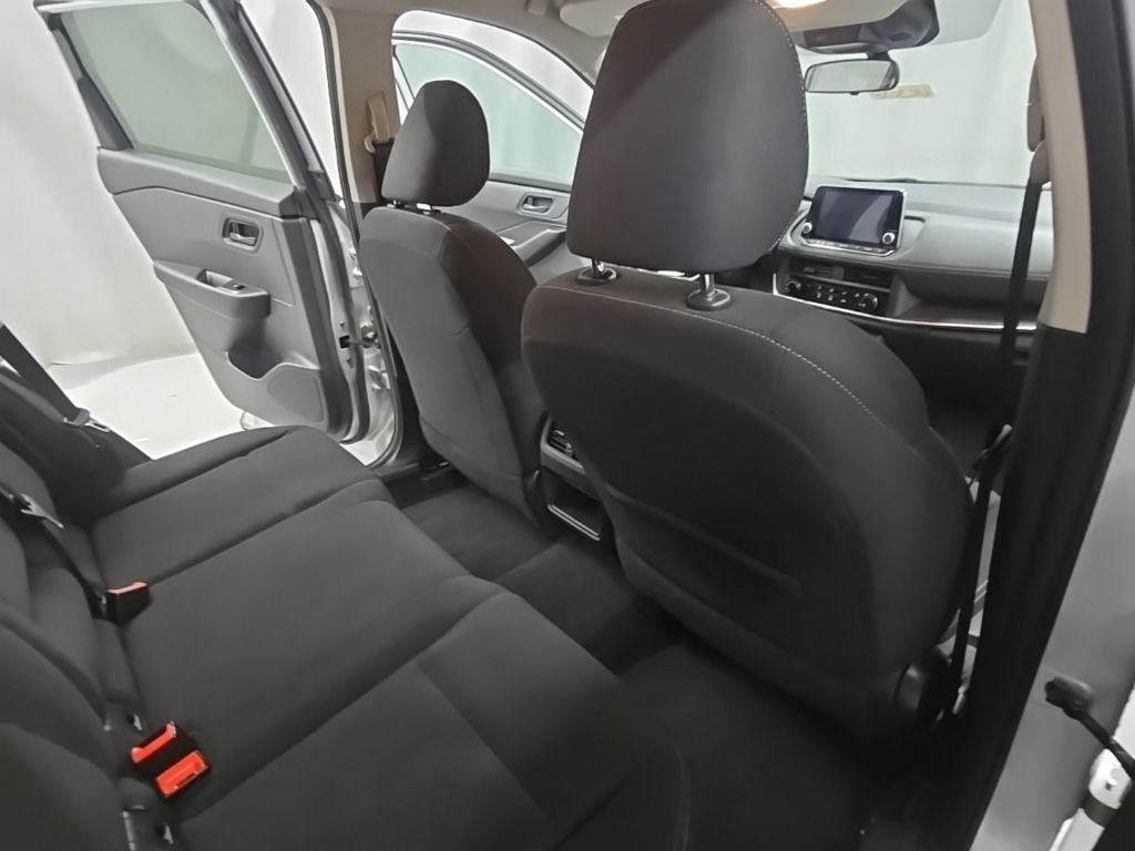 Used 2024 Silver Nissan S image 17
