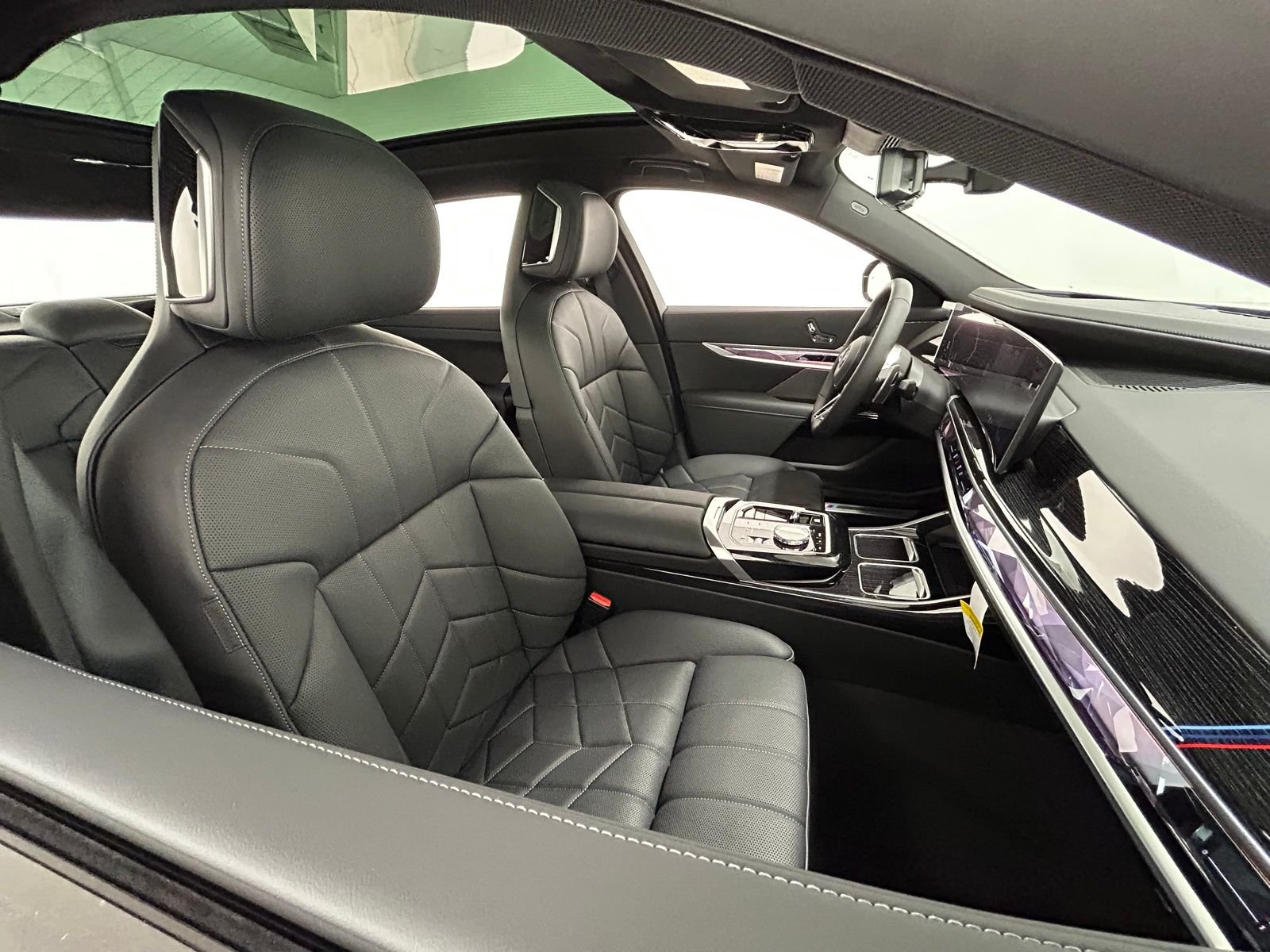 New 2026 Black Sapphire Metallic BMW 740i xDrive image 42