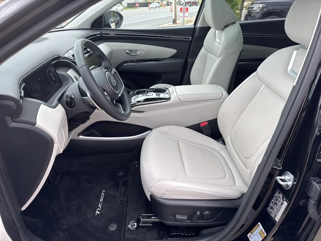 Used 2023 Black Hyundai Limited image 17