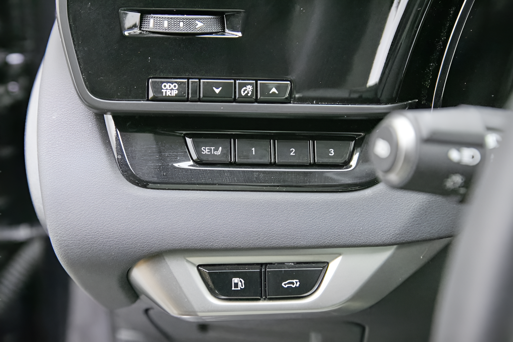 Used 2024 Mica Lexus 350 Premium image 19