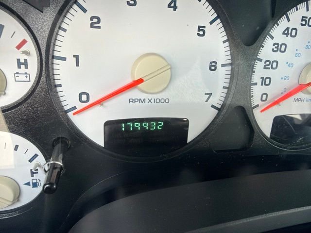 Used 2004 Black Dodge SLT image 5