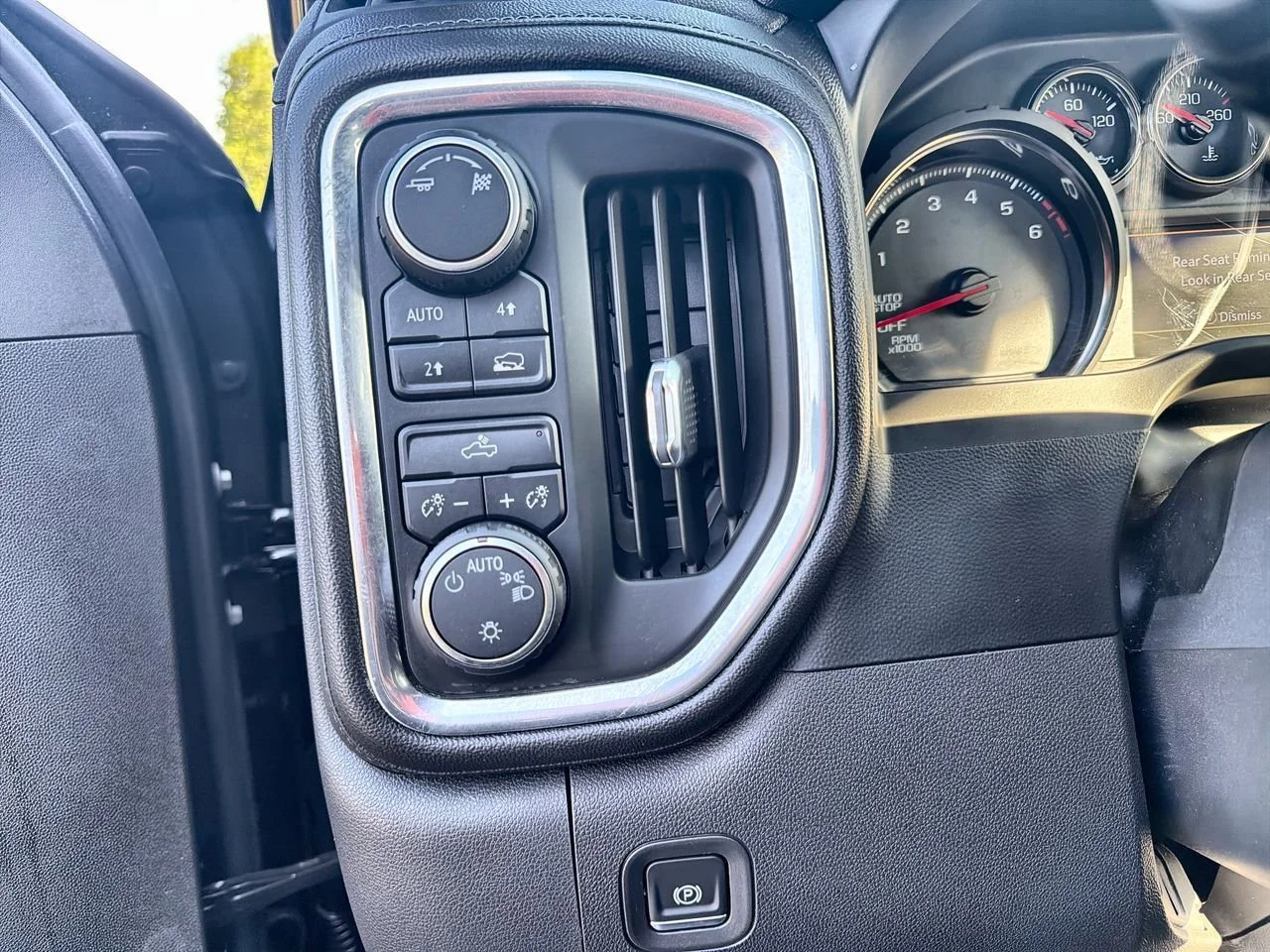 Used 2019 BLACK Chevrolet LT image 15