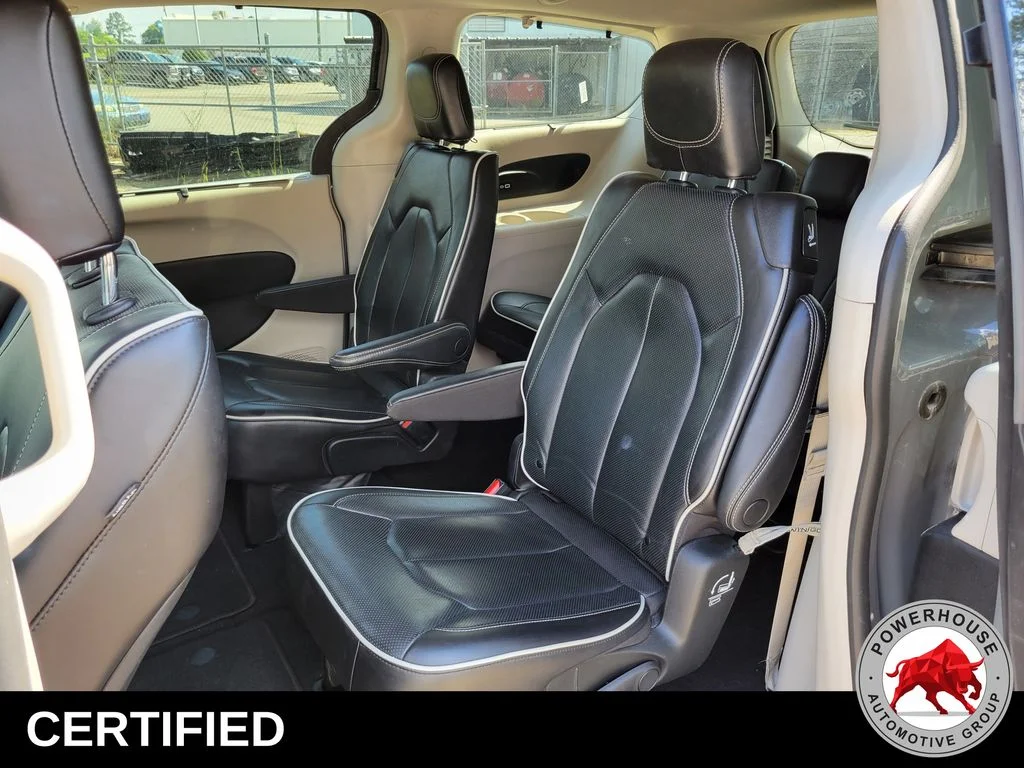 Used 2023 White Chrysler Limited image 16