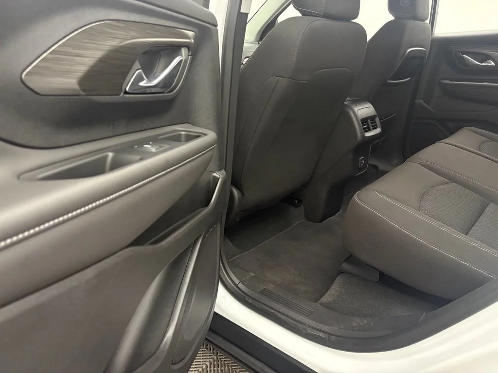 Used 2023 Summit White GMC SLE image 37