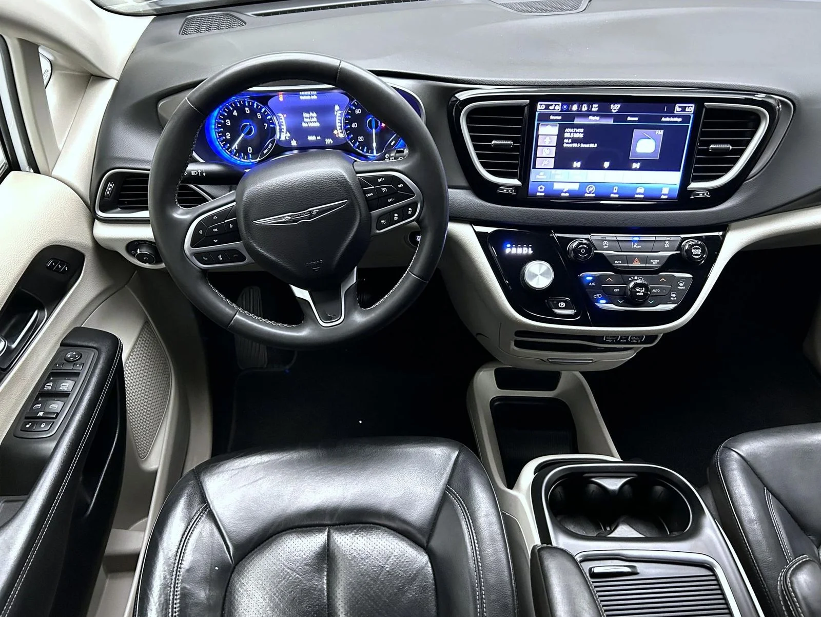 Used 2022 White Chrysler Touring L image 14