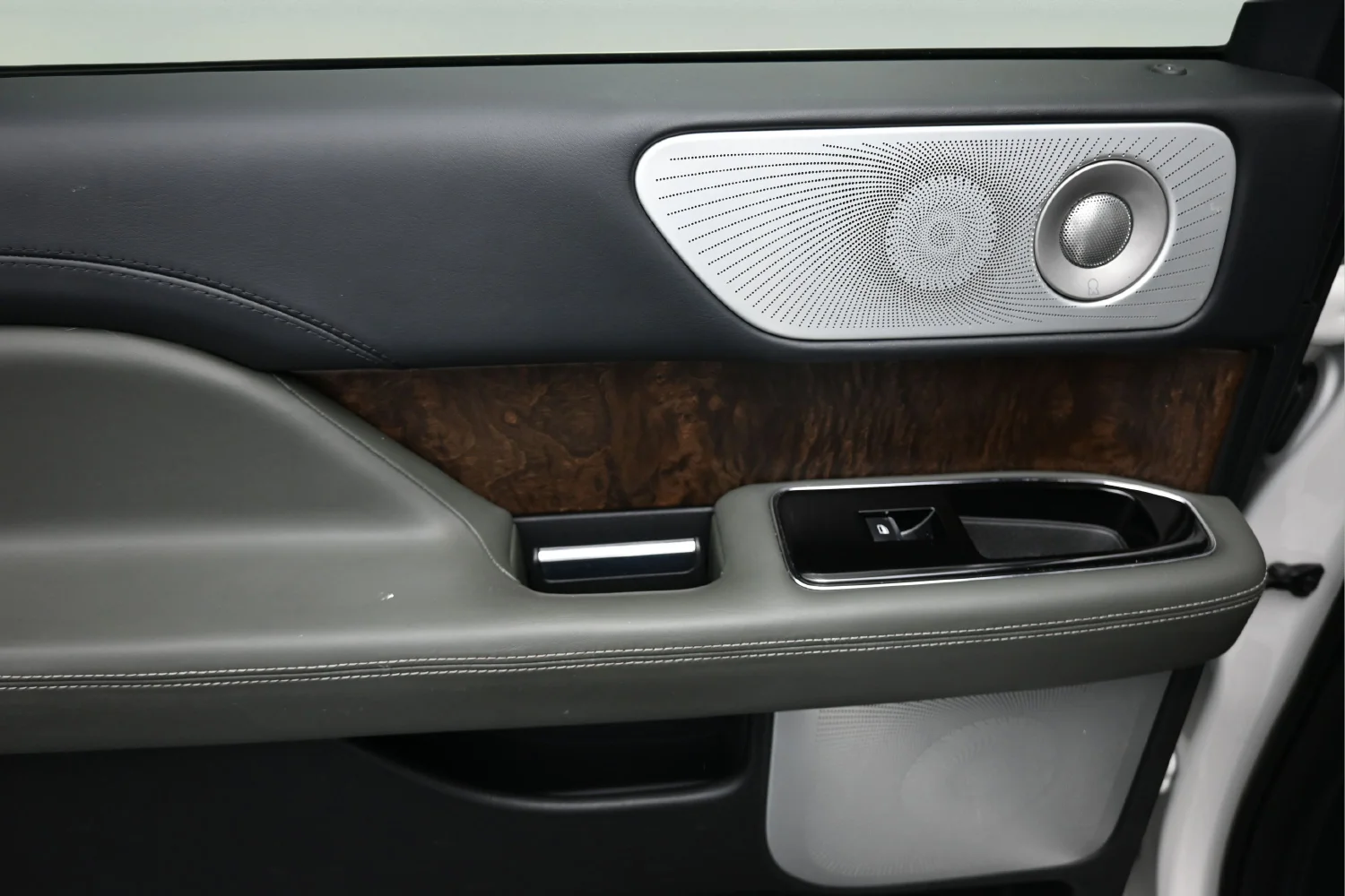 Used 2022 White Lincoln Black Label image 14