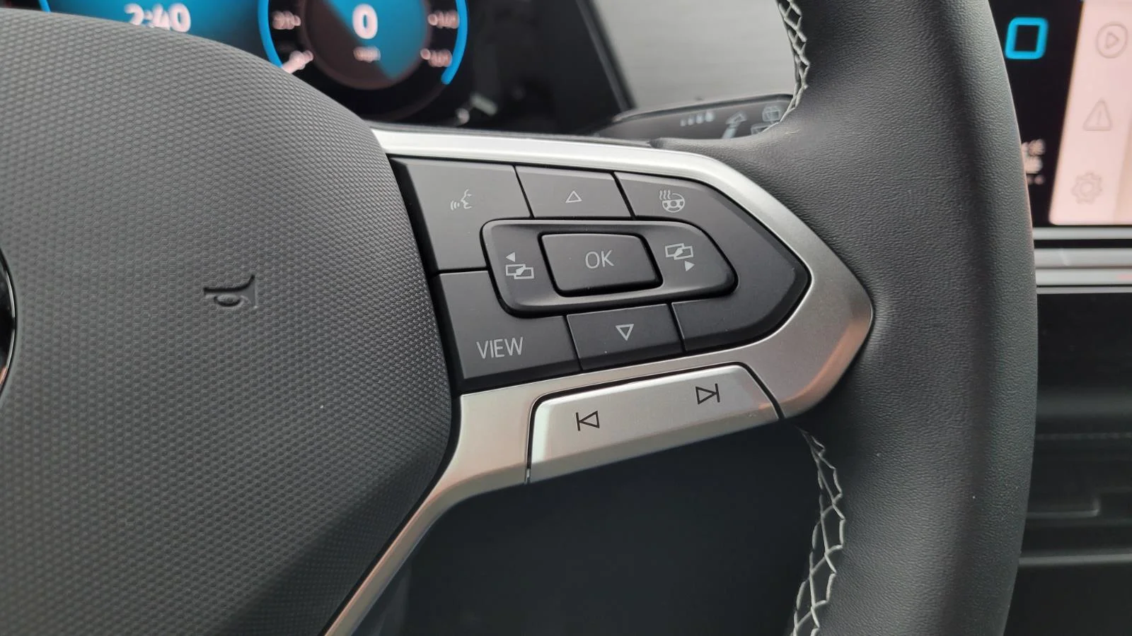 2026 Volkswagen Atlas Cross Sport SE w/Tech - Photo 27
