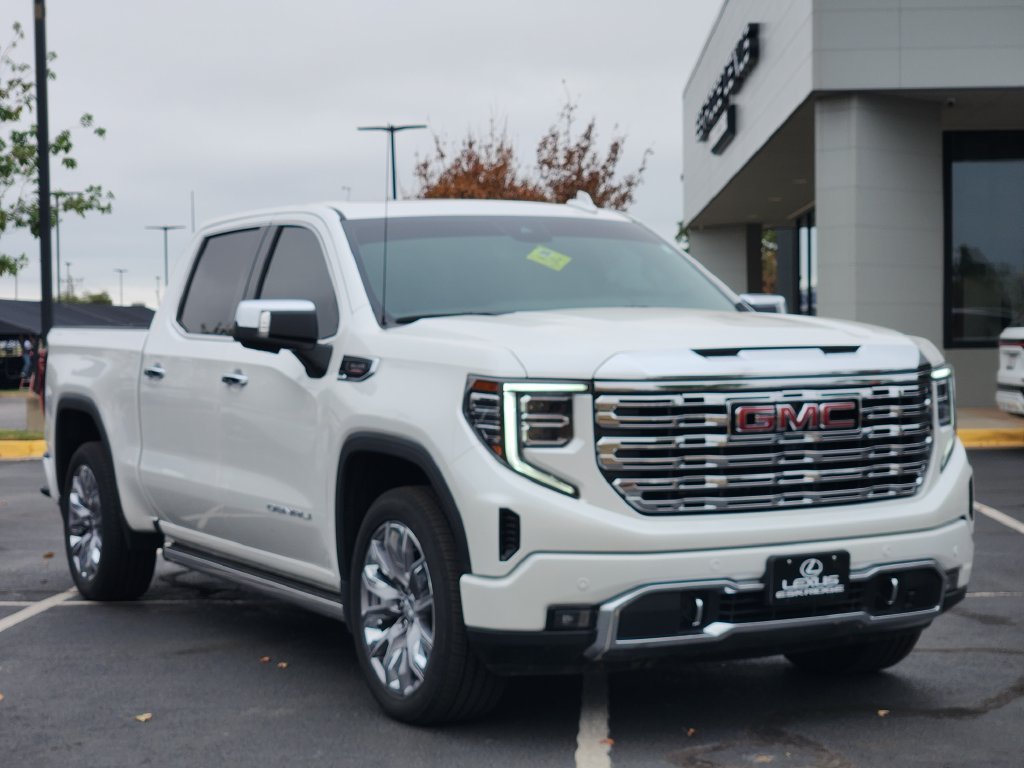 Used 2025 White GMC Denali image 3