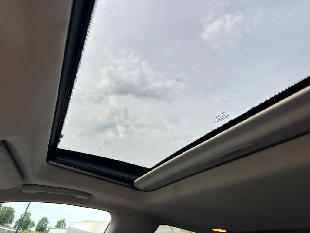 Used 2015 Black Obsidian INFINITI Base image 18