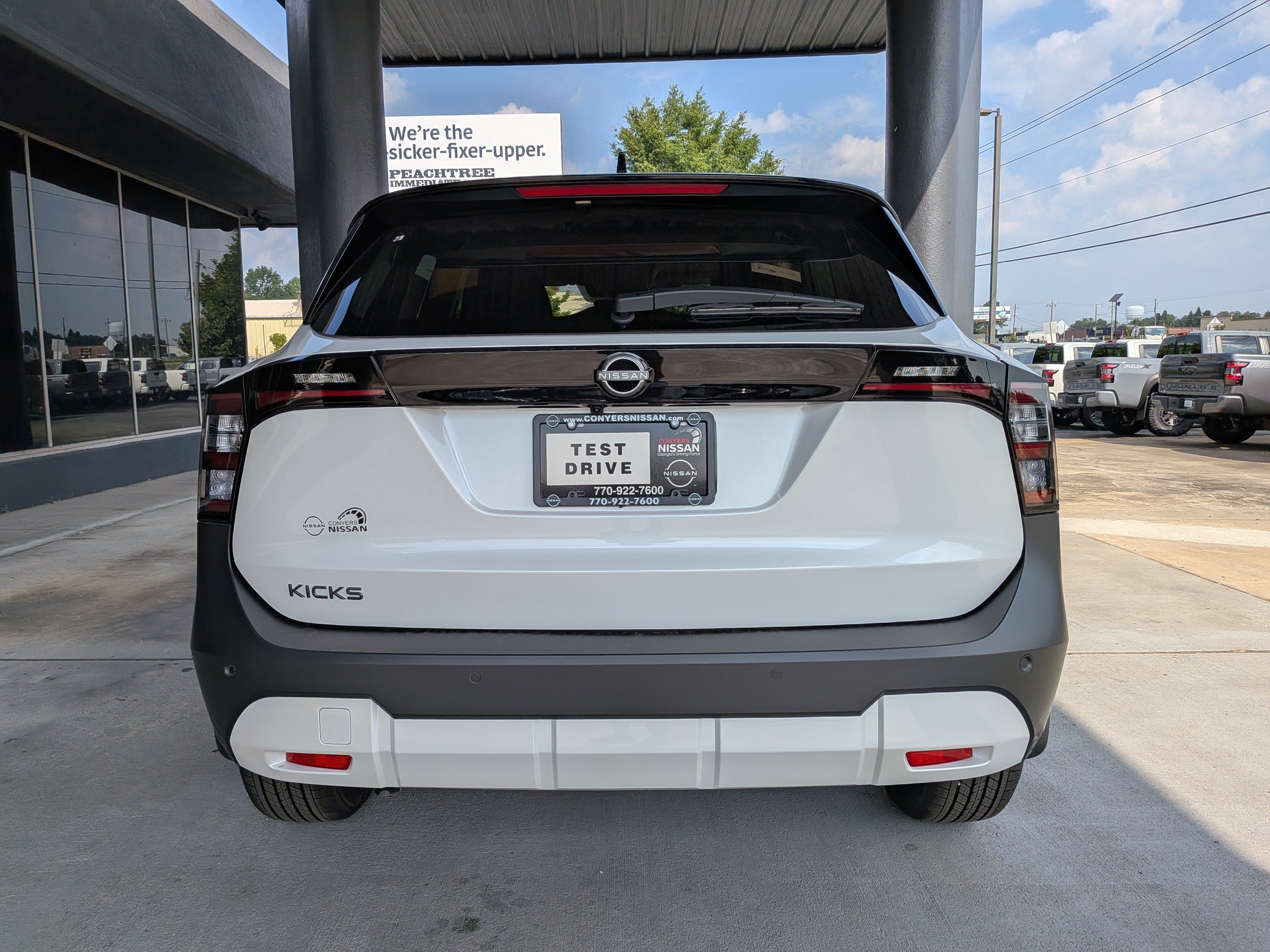 New 2026 Aspen White TriCoat / Super Black Two-tone Nissan SV image 4