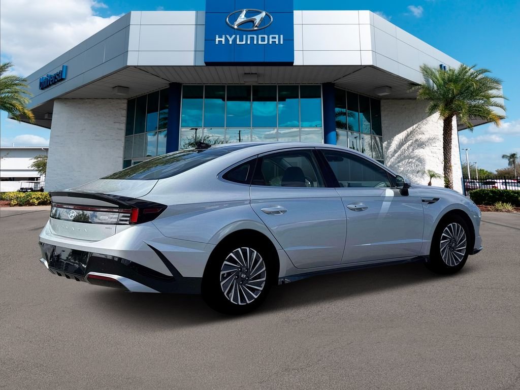 New 2026 Silver Hyundai SEL image 25