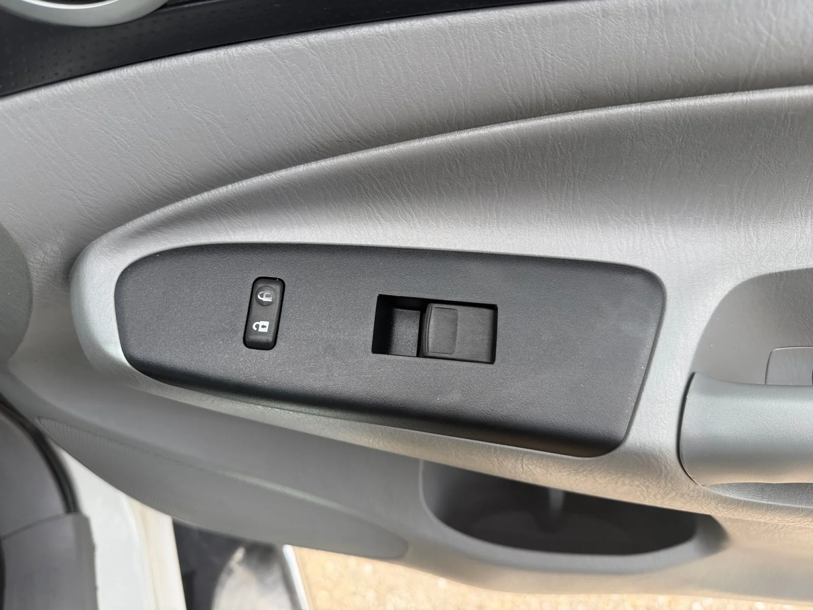 Used 2014 Super White Toyota Base image 54