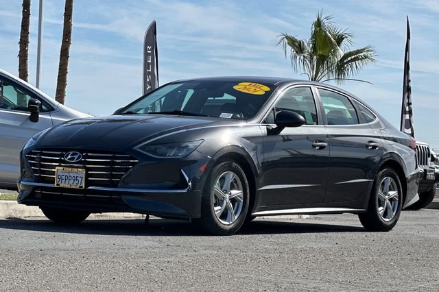 Used 2021 Gray Hyundai SE image 7