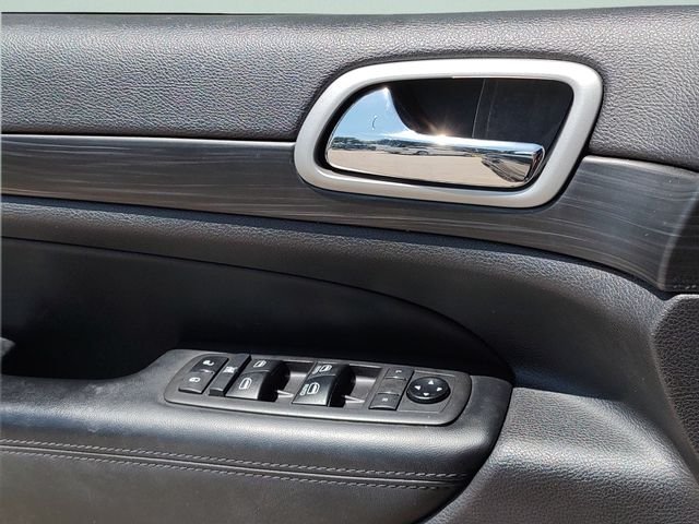 Used 2021 Black Jeep Laredo X image 23