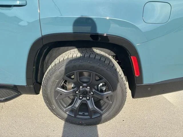 New 2026 Steel Blue Exterior Paint Jeep Grand Wagoneer image 8