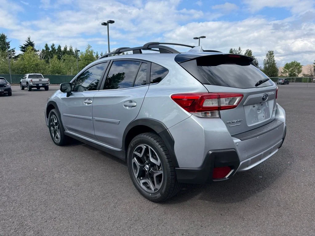 Used 2018 Ice Silver Metallic Subaru 2.0i Limited image 5