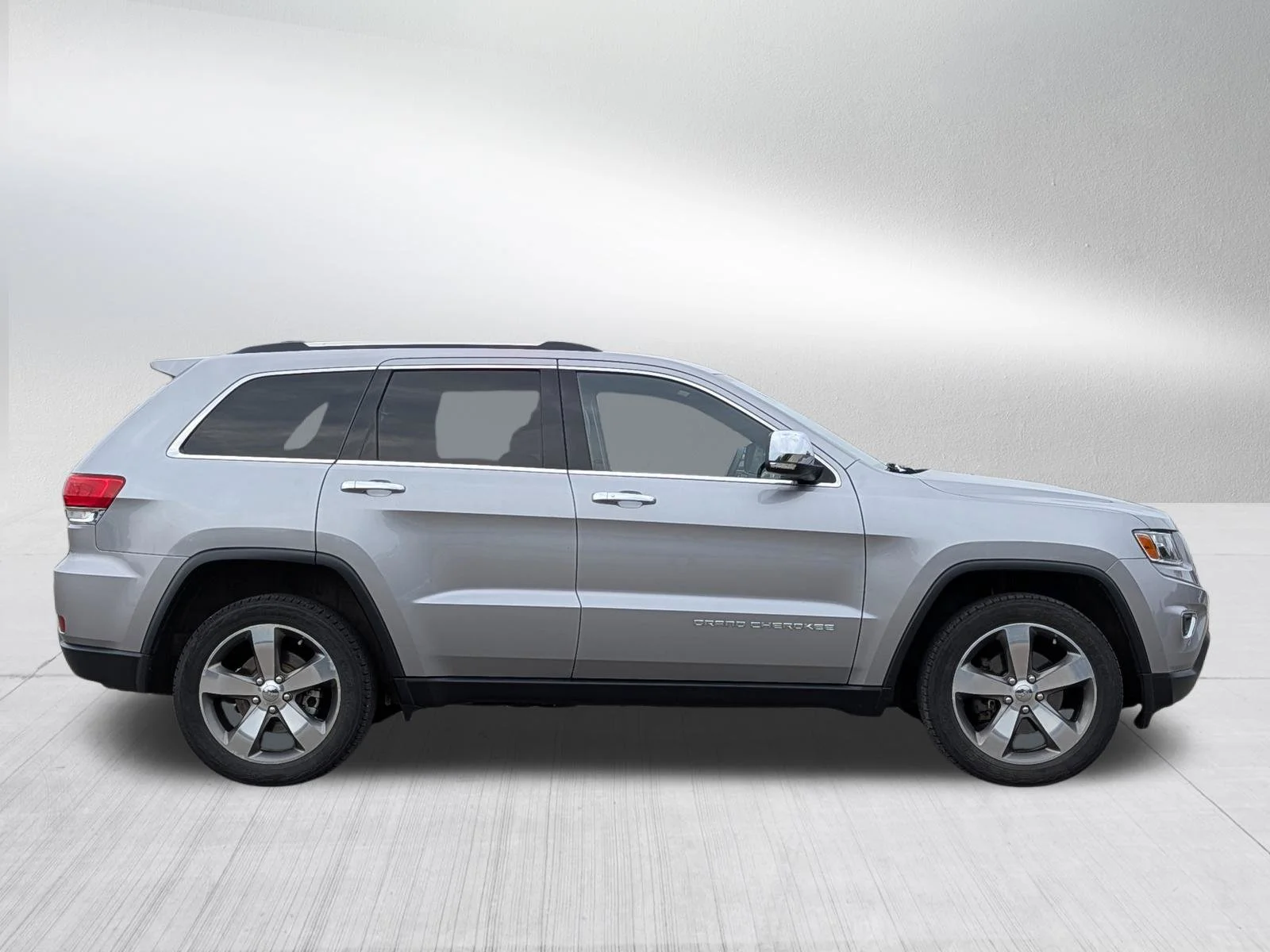 Used 2014 Billet Silver Metallic Clearcoat Jeep Limited image 8