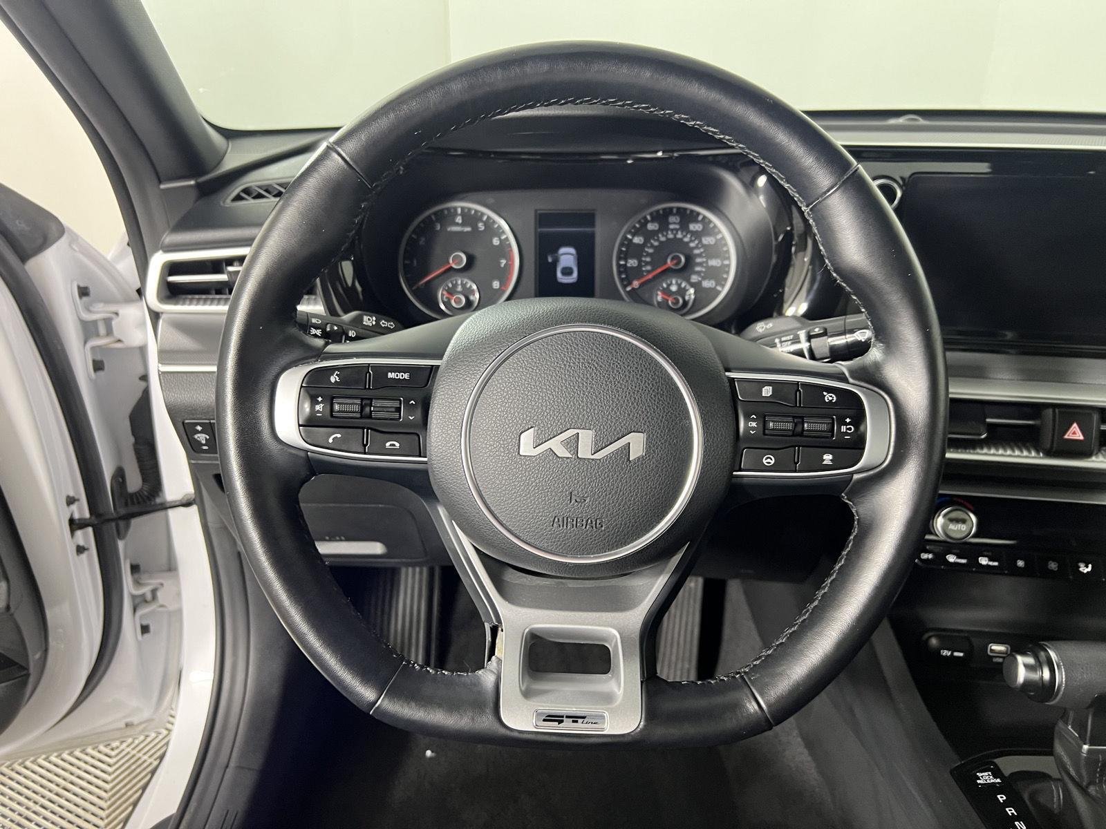 Used 2024 Glacial White Pearl Kia GT-Line image 17