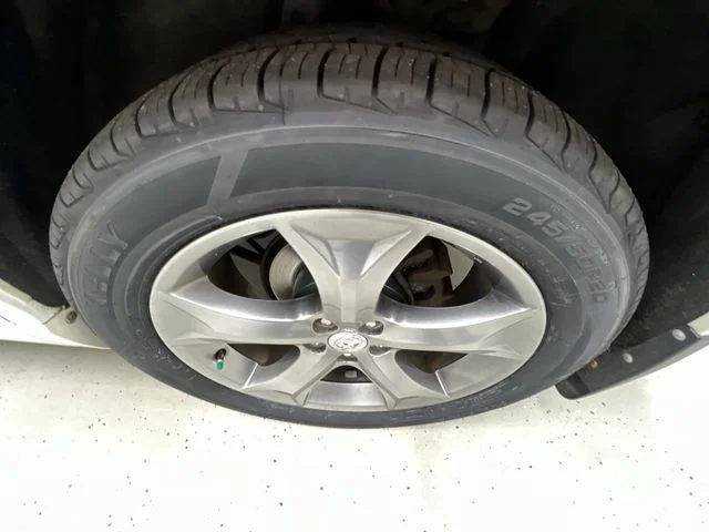 Used 2014 White Toyota XLE image 35
