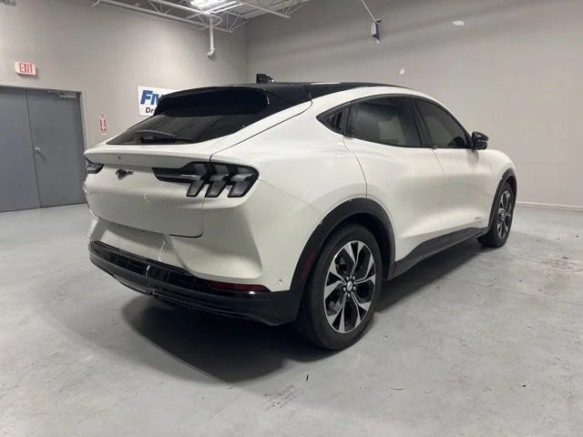 Used 2023 White Ford Premium image 5
