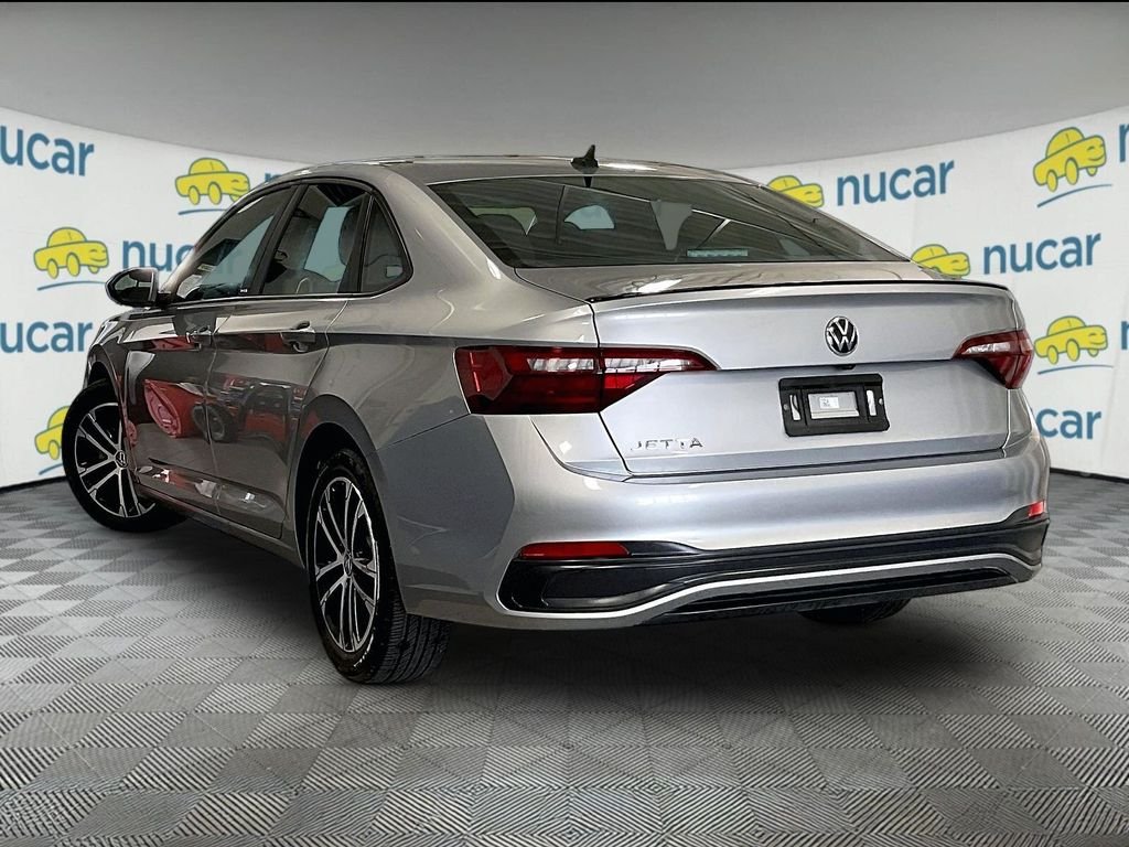 Used 2023 Gray Volkswagen 1.5T Sport image 4